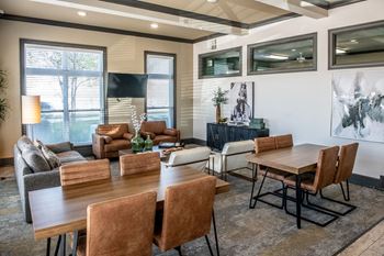 Resident Clubroom with Ample Seating at Harbor Island Apartments, Memphis, Tennessee